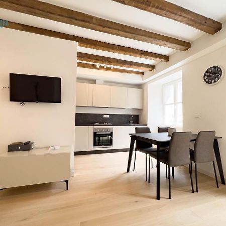 Cavana 10 Tirabora Short Rent Trieste Exteriör bild
