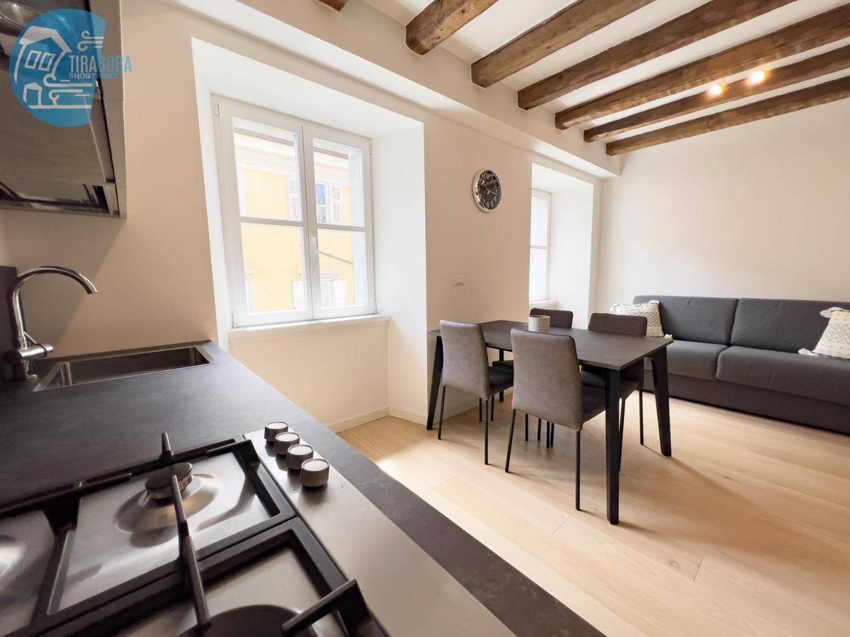 Cavana 10 Tirabora Short Rent Trieste Exteriör bild